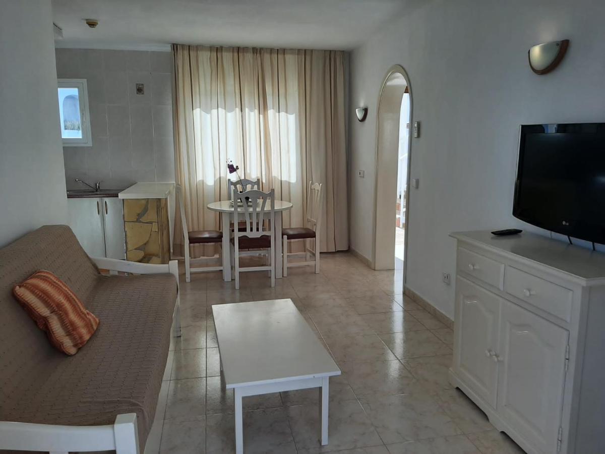 Apartamentos Torres Cardona Cala Llonga  Luaran gambar
