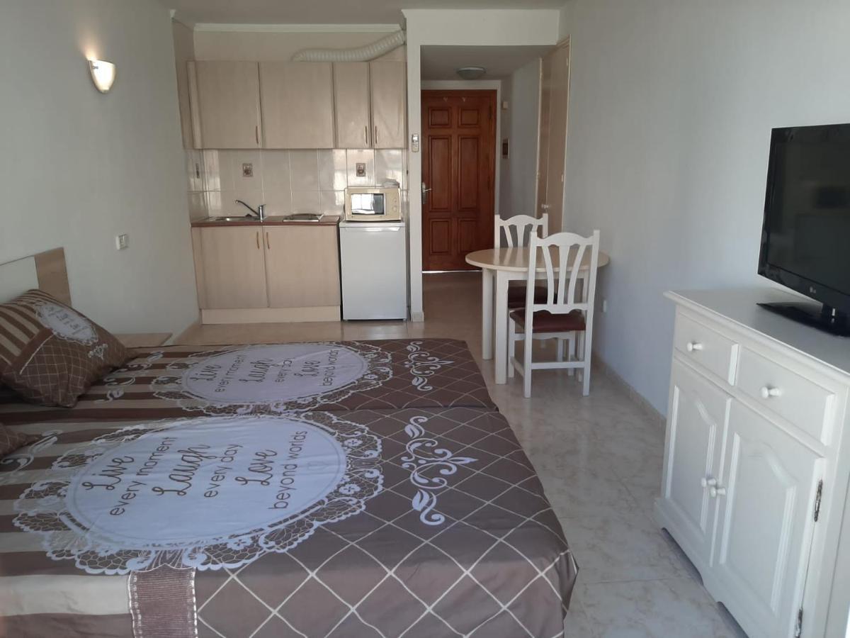 Apartamentos Torres Cardona Cala Llonga  Luaran gambar
