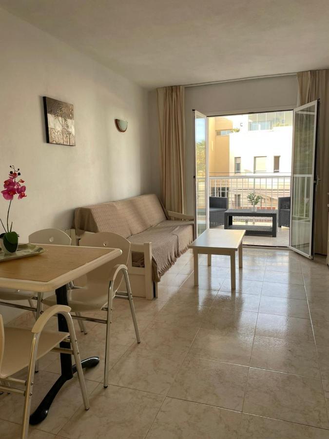 Apartamentos Torres Cardona Cala Llonga  Luaran gambar