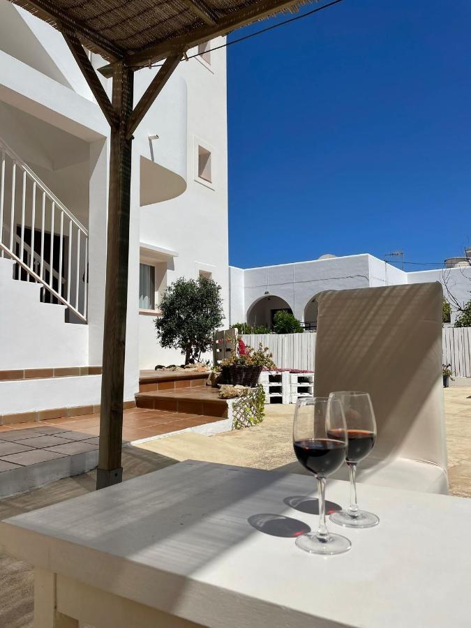 Apartamentos Torres Cardona Cala Llonga  Luaran gambar