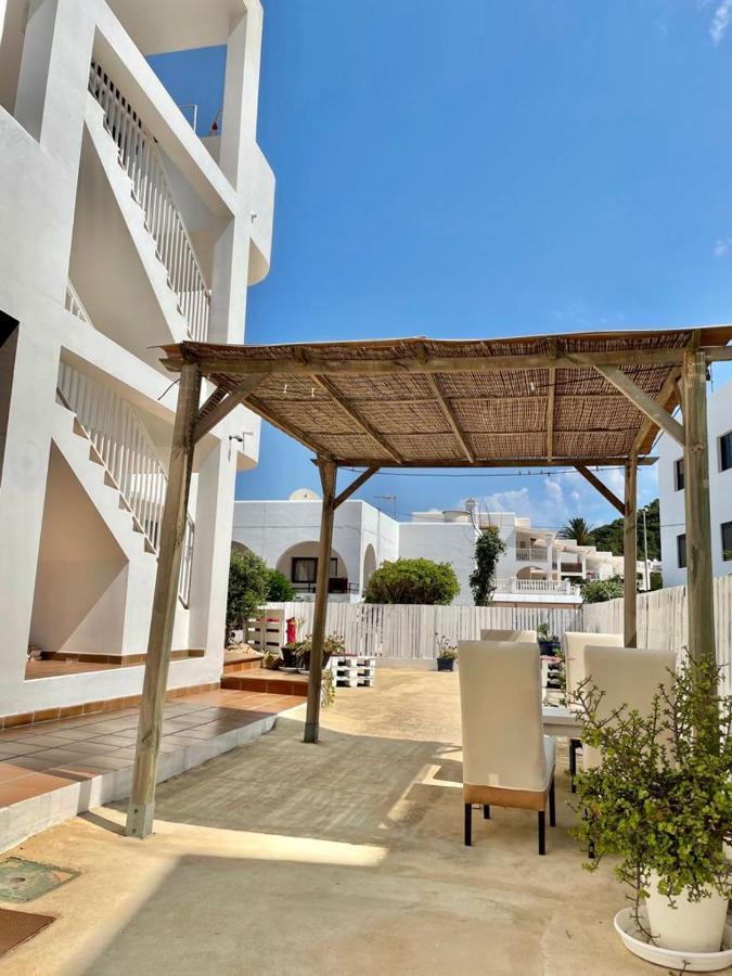 Apartamentos Torres Cardona Cala Llonga  Luaran gambar